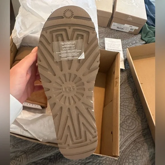 NEW UGG WOMEN'S ULTRA MINI PLATFORM SUEDE SHEARLING LINED BOOTIES CHESTNUT - Picture 5 of 7